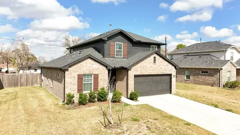 420 Magnolia Street Richwood TX 77566
