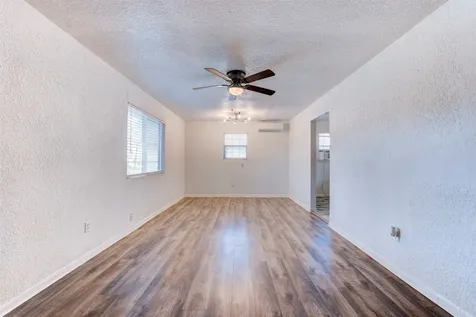 1604 Texas Street Alvin TX 77511