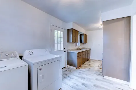 1604 Texas Street Alvin TX 77511