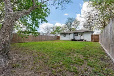 1604 Texas Street Alvin TX 77511