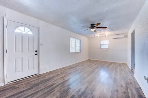 1604 Texas Street Alvin TX 77511
