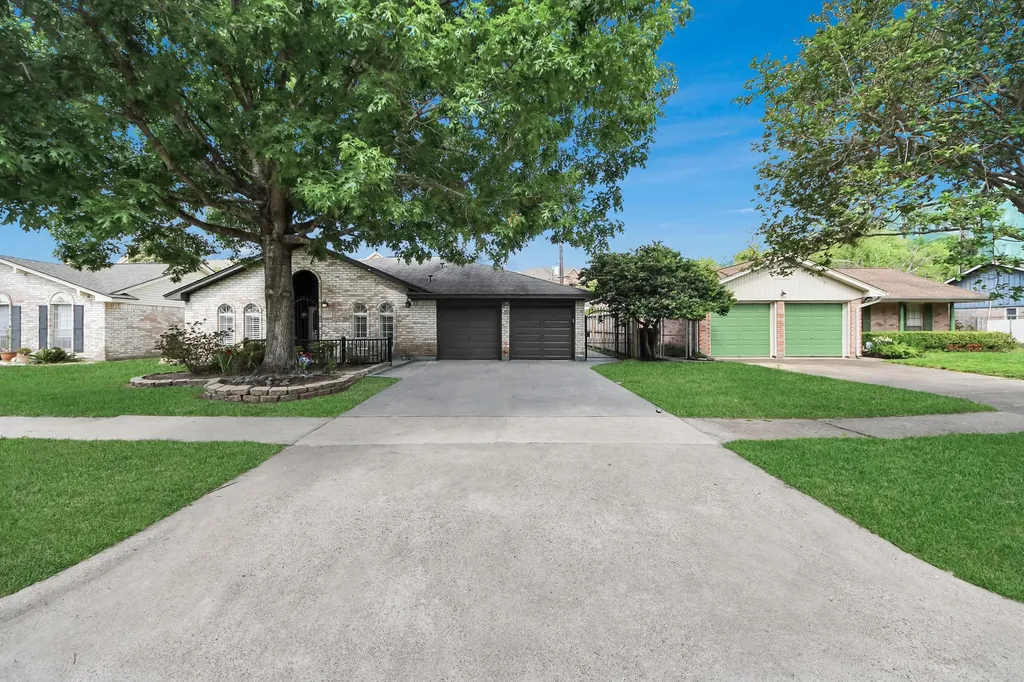 4611 Northrup Drive Houston TX 77092