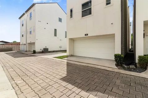 719 Schwartz Street Houston TX 77020