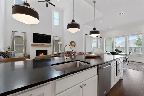 2221 Salt Grass Trail Conroe TX 77384