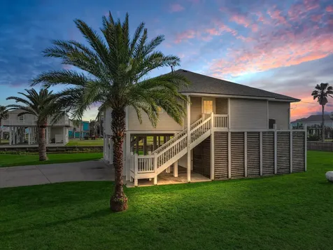 2946 Laguna Drive Crystal Beach TX 77650