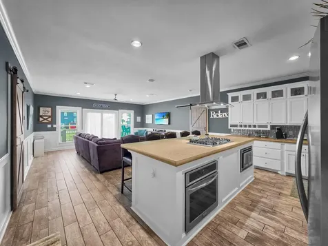 2946 Laguna Drive Crystal Beach TX 77650