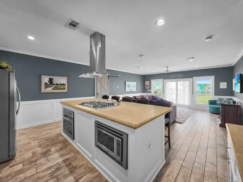 2946 Laguna Drive Crystal Beach TX 77650