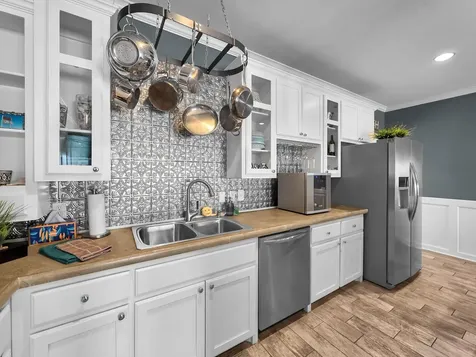 2946 Laguna Drive Crystal Beach TX 77650