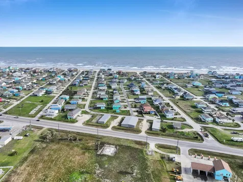 2946 Laguna Drive Crystal Beach TX 77650