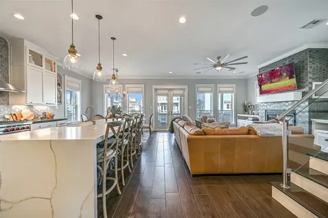 3839 Periwinkle Galveston TX 77554
