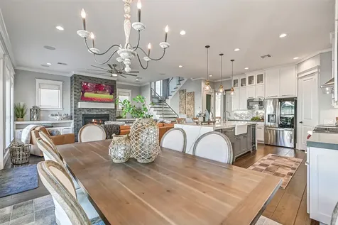 3839 Periwinkle Galveston TX 77554