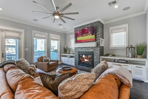3839 Periwinkle Galveston TX 77554