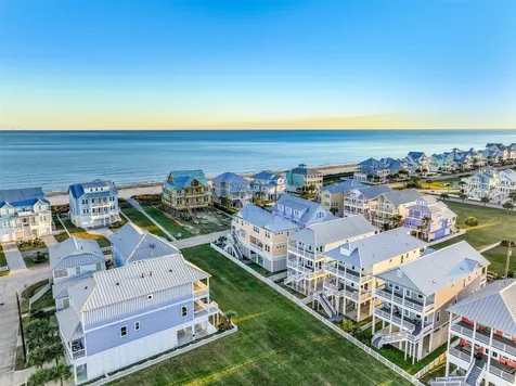 3839 Periwinkle Galveston TX 77554