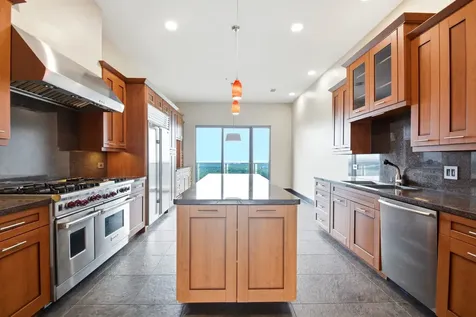 4821 E Nasa Parkway P4 Seabrook TX 77586