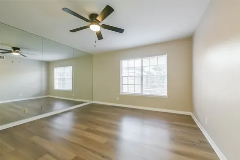 2824 Briarhurst Drive 24 Houston TX 77057