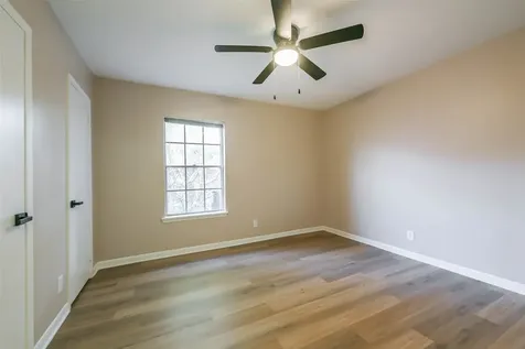 2824 Briarhurst Drive 24 Houston TX 77057