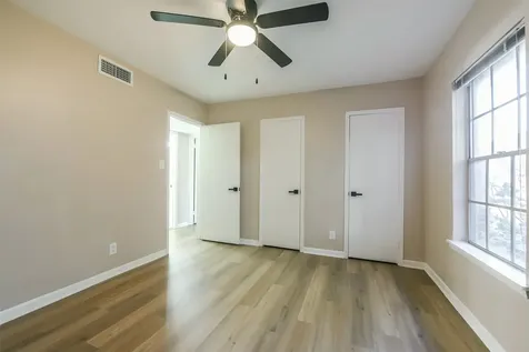 2824 Briarhurst Drive 24 Houston TX 77057