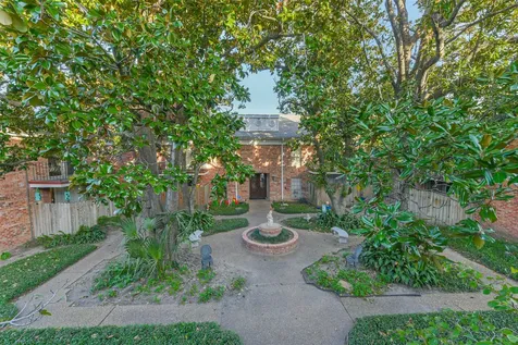 2824 Briarhurst Drive 24 Houston TX 77057