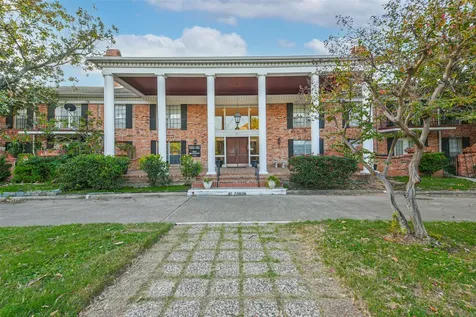 2824 Briarhurst Drive 24 Houston TX 77057