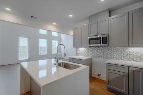 7609 Victory Reserve Street Houston TX 77088