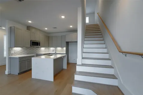7609 Victory Reserve Street Houston TX 77088