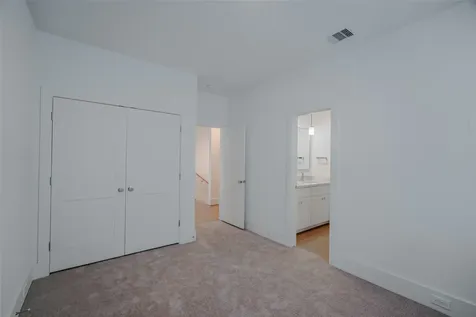 7609 Victory Reserve Street Houston TX 77088