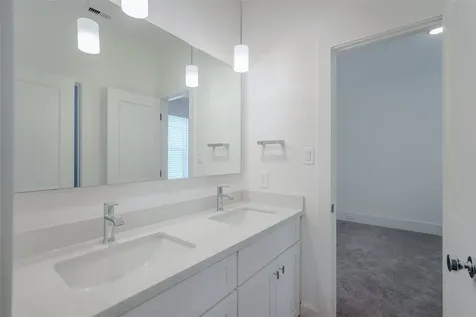 7609 Victory Reserve Street Houston TX 77088