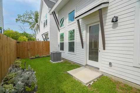 7609 Victory Reserve Street Houston TX 77088