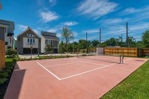 7609 Victory Reserve Street Houston TX 77088
