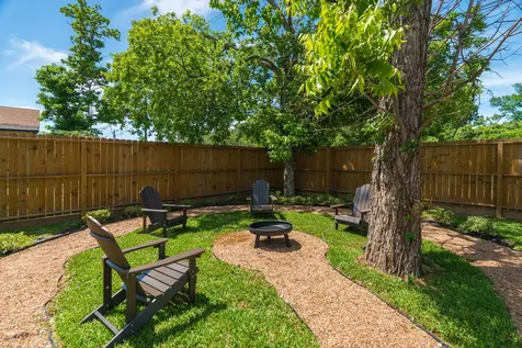 7609 Victory Reserve Street Houston TX 77088