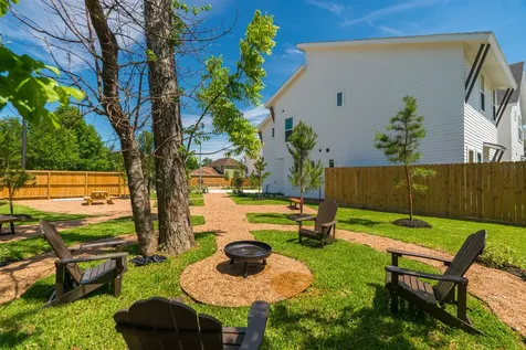 7609 Victory Reserve Street Houston TX 77088