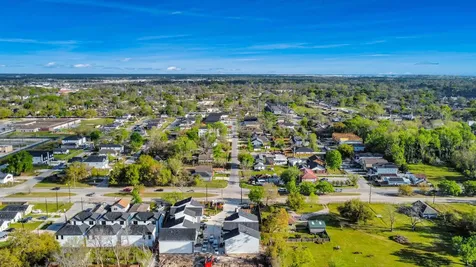 7609 Victory Reserve Street Houston TX 77088