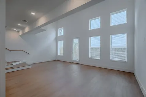 7609 Victory Reserve Street Houston TX 77088