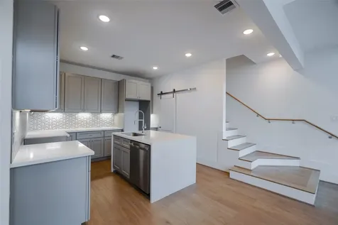 7609 Victory Reserve Street Houston TX 77088