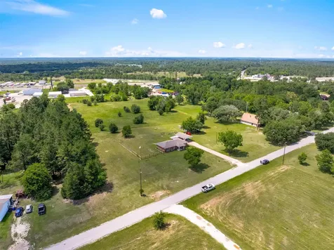 57 Trail Ridge Road Huntsville TX 77320
