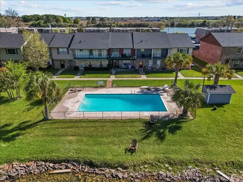 8908 Glacier Avenue Texas City TX 77591
