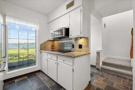 8908 Glacier Avenue Texas City TX 77591