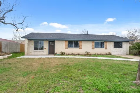 17 County Road 243 Bay City TX 77414