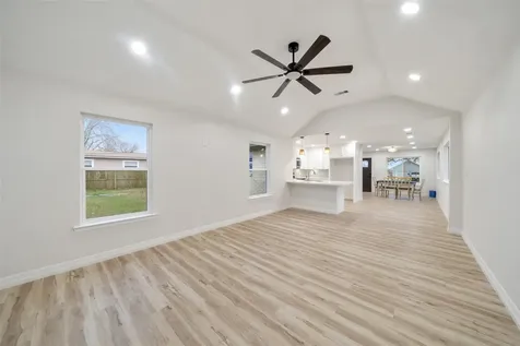 17 County Road 243 Bay City TX 77414