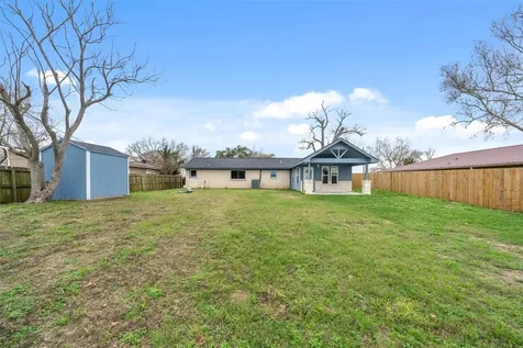 17 County Road 243 Bay City TX 77414