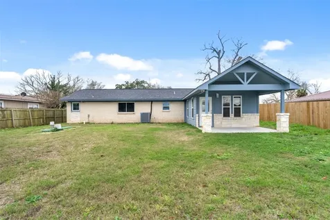 17 County Road 243 Bay City TX 77414