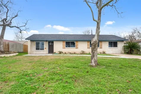 17 County Road 243 Bay City TX 77414