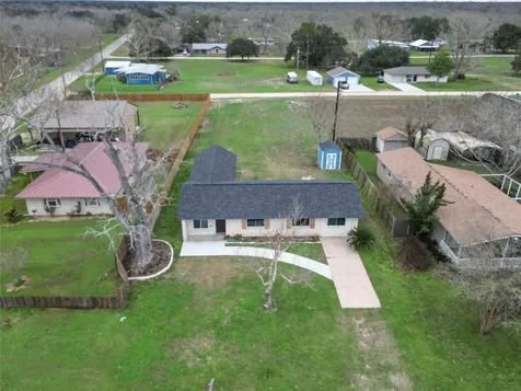 17 County Road 243 Bay City TX 77414