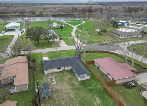 17 County Road 243 Bay City TX 77414