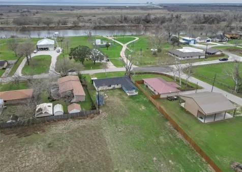 17 County Road 243 Bay City TX 77414