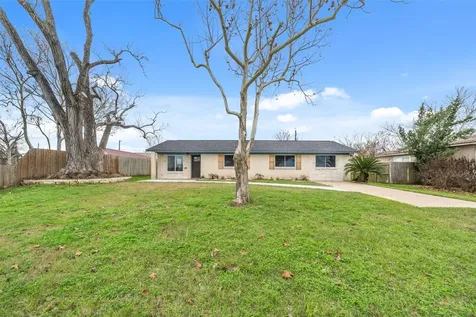 17 County Road 243 Bay City TX 77414