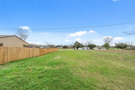 17 County Road 243 Bay City TX 77414