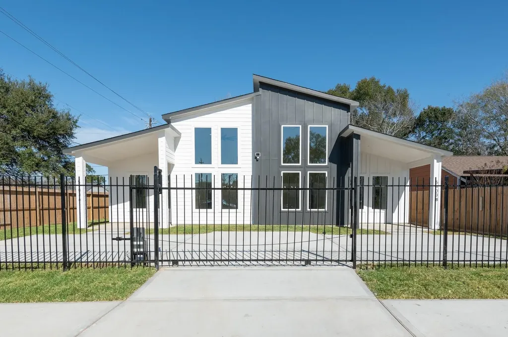5903 Doolittle Boulevard A Houston TX 77033