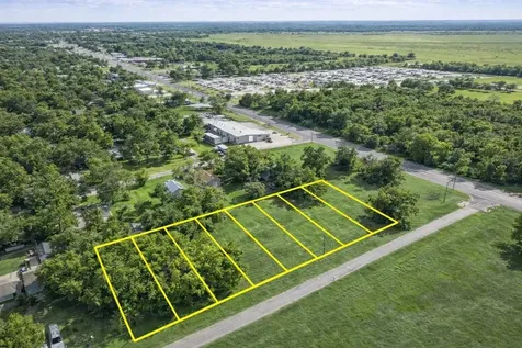 205 W Columbus Drive Wharton TX 77488