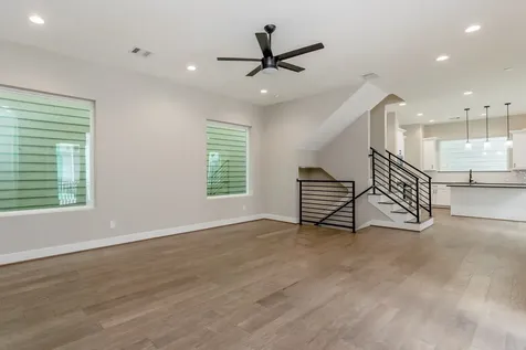 1439 W 25th Street B Houston TX 77008
